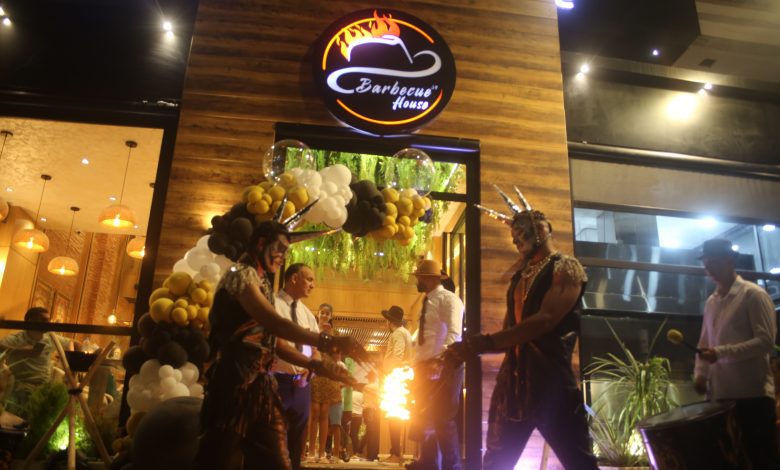 إفتتاح مطعم Barbecue House بالقنيطرة: مزيج فريد بين النكهات الأمريكية والمغربية