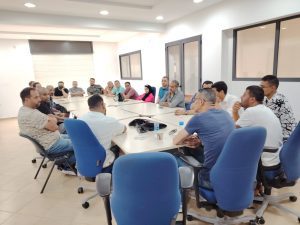 نخبة من شباب القنيطرة يجتمعون ،ويجيبون عن الأسئلة الثلاث:من نحن؟وماذا نريد؟ وباي وسيلة؟