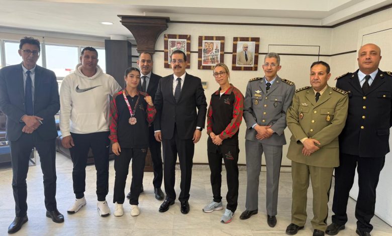 عبد الحميد المزيد يستقبل البطلة الواعدة رحاب حمدون بعد تتويجها ببرونزية بطولة العالم للشابات.